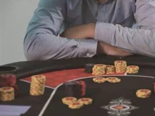 “德州扑克高手的非凡技巧解析”